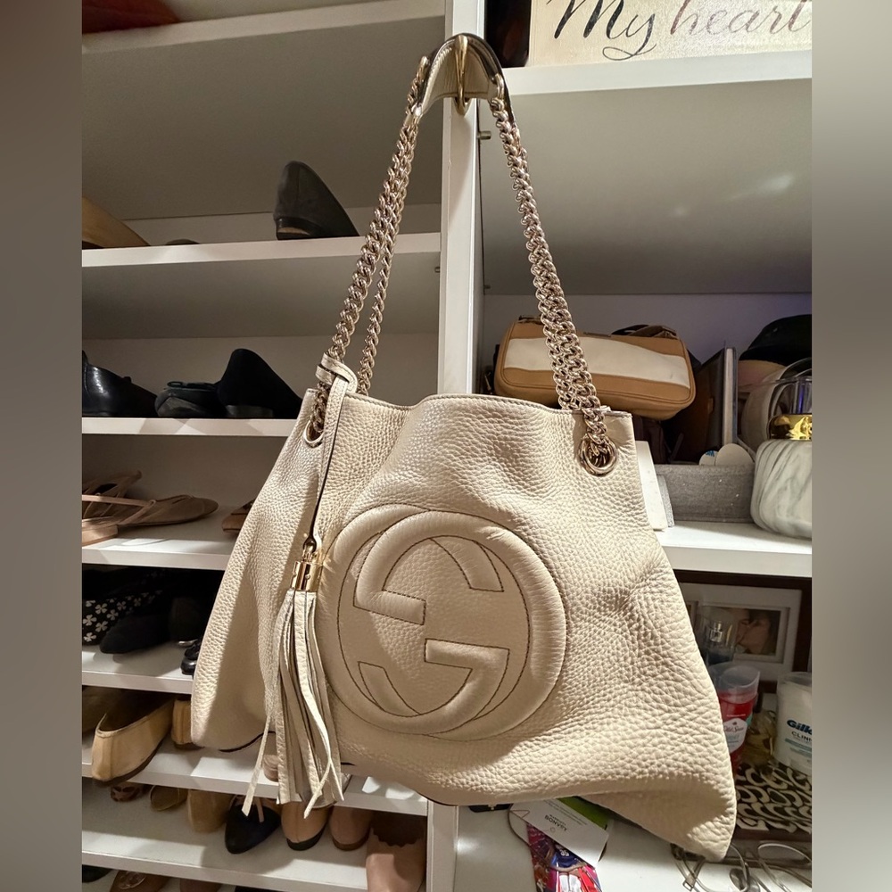 Gucci Soho Chain Tote – Cream Pebbled Leather